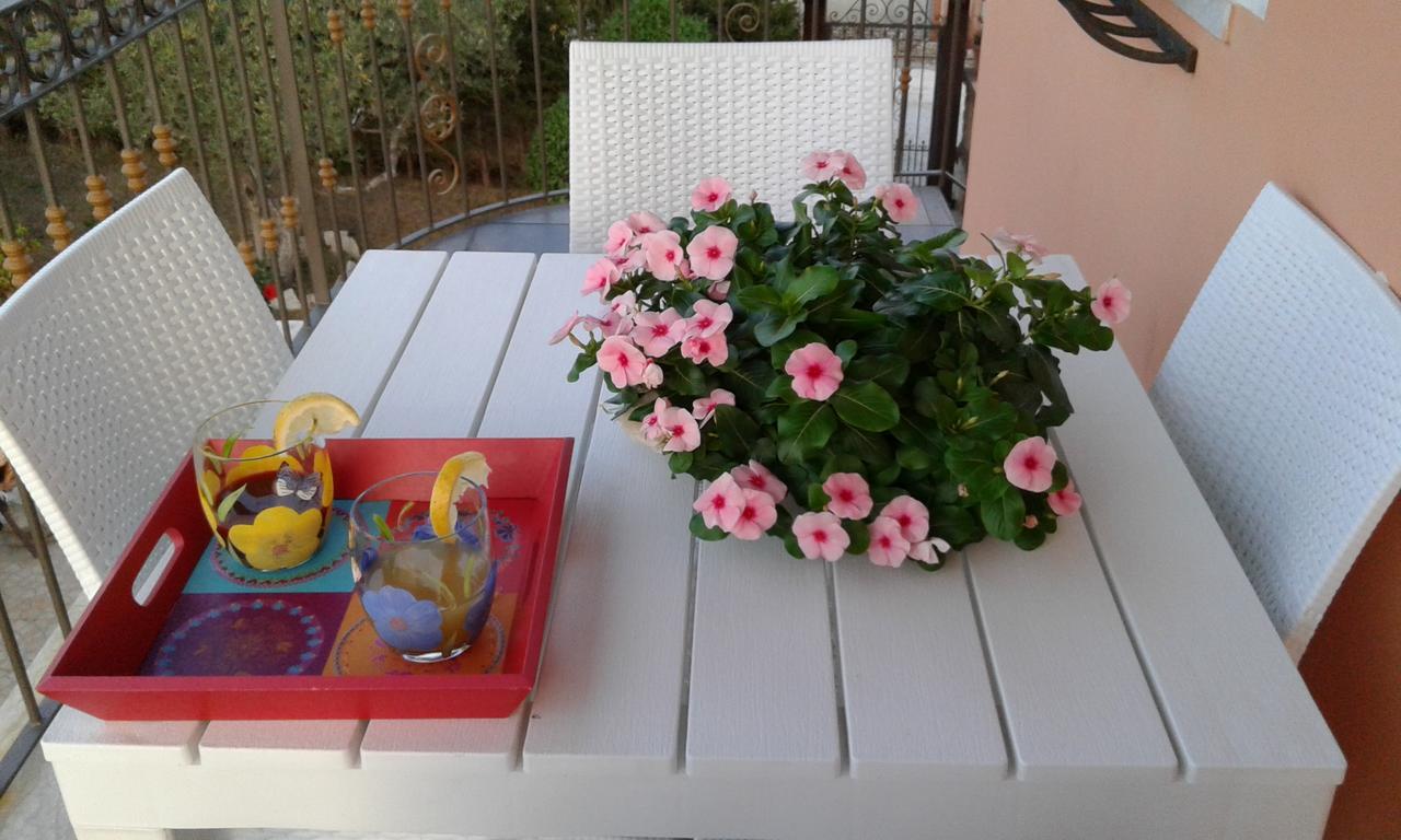B&B Villa Milena อาเรียโน อีร์ปิโน ภายนอก รูปภาพ